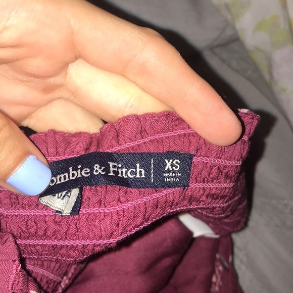 Cute crop top from Abercrombie! - Picture 4 of 4